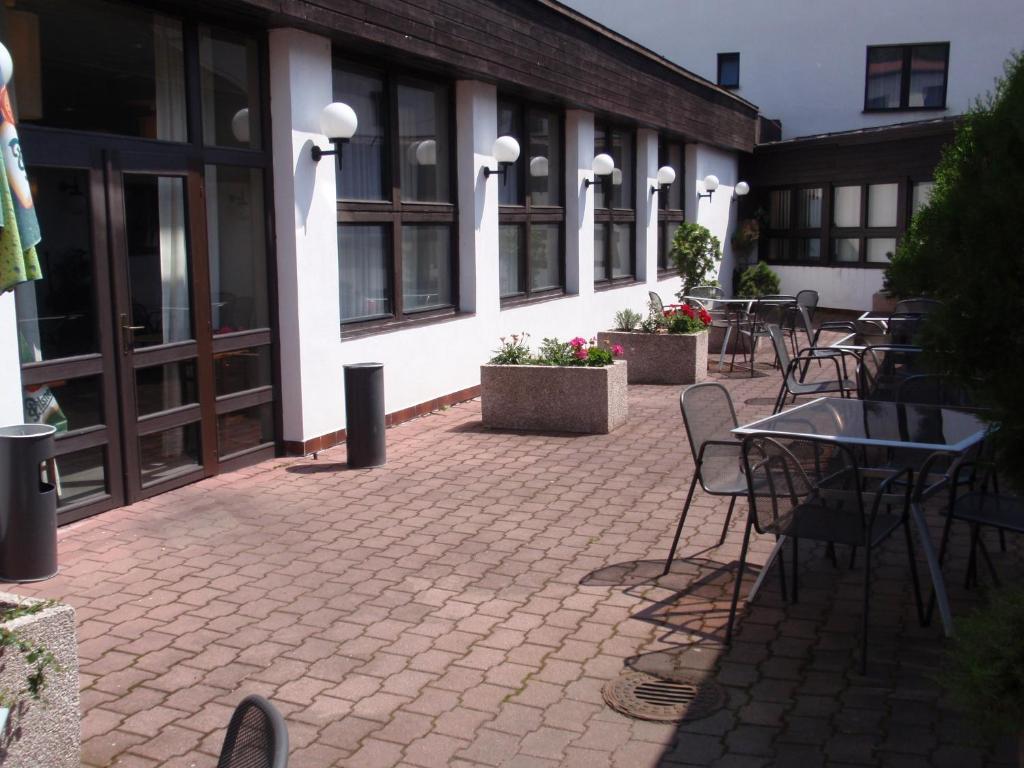 Hotel Astra Tuchlovice Exteriör bild